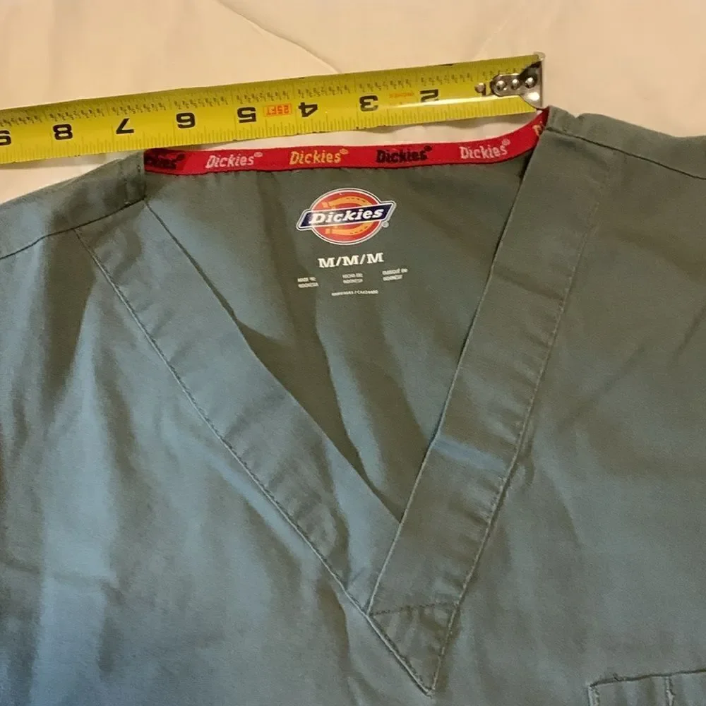 SCRUBS. Top, DICKIES, medium good condition - Picture 9 of 10